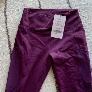Fabletics Mika Pocket Capri Size S Purple Legging